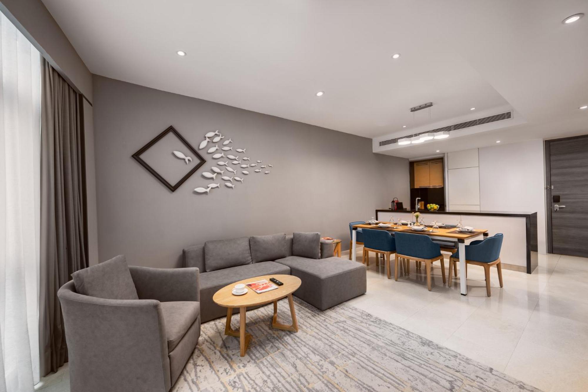 Fraser Place Puteri Harbour Nusajaya  Exterior foto A living room in a condominium