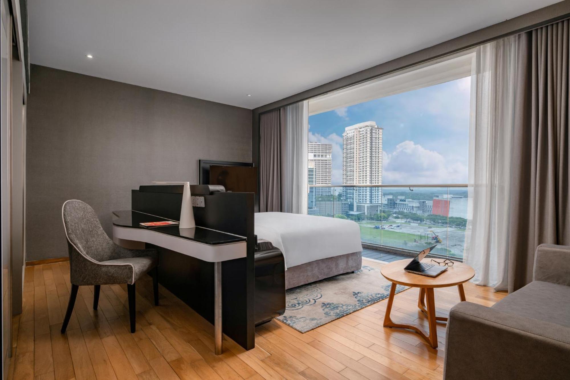 Fraser Place Puteri Harbour Nusajaya  Exterior foto Suite room